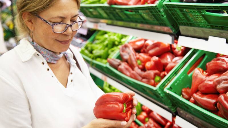 Walmart México implementará un programa de descuentos exclusivos en farmacia para mayores de 60 años con credencial del INAPAM.