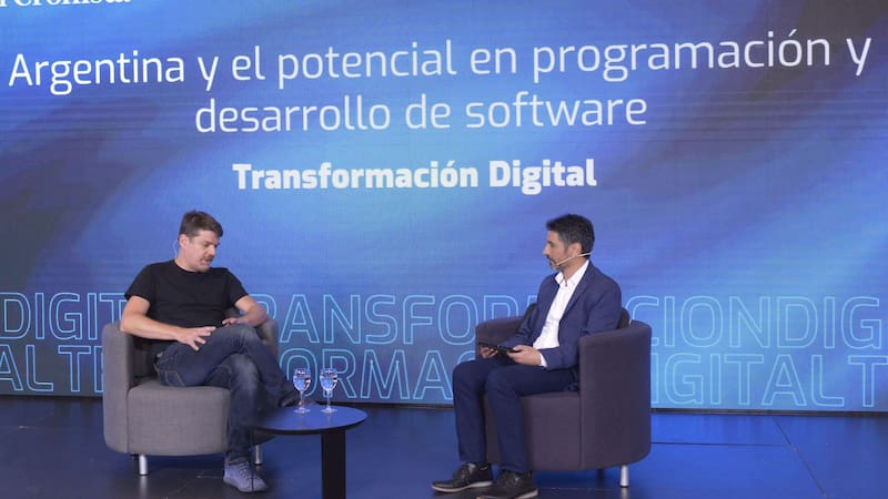 Sebastián Uchitel, investigador principal del CONICET y profesor titular del Departamento de Computación de la FCEN - UBA, con Adrían Mansilla