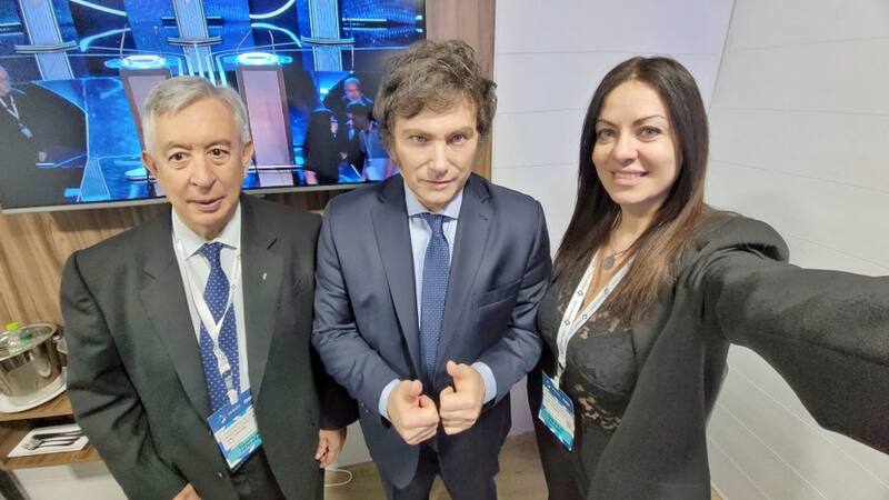 Gustavo Morón, Javier Milei y Sandra Pettovello.