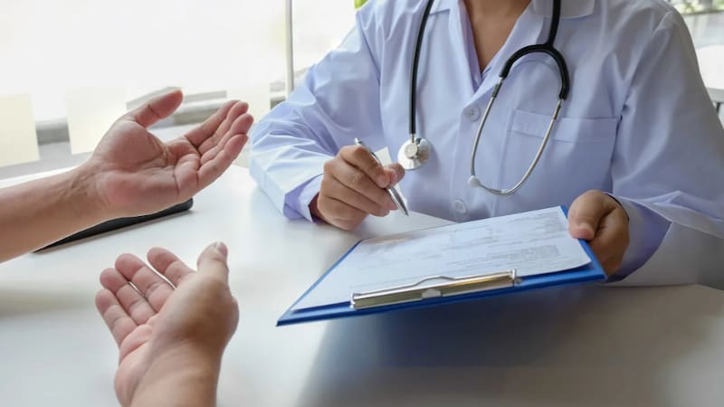 Médicos empezarán a aplicarles a los pacientes una suerte de copago, un 'bono contribución', por consultas con cobertura de planes de prepagas.