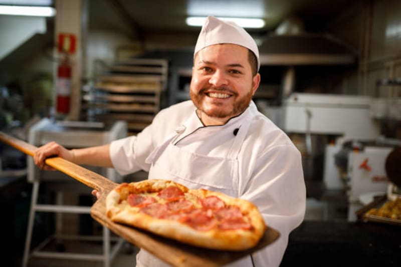 Oportunidades de trabajo en Italia haciendo pizza.