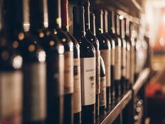 Quiebran y venden todo: subastan 100.000 botellas de vino y champagne de alta gama 100% online y a $ 10 por botella