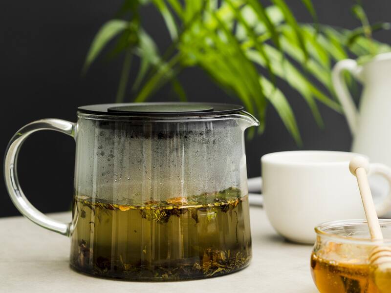 El té de yaupon es una infusión rica en cafeína y antioxidantes, ideal para mejorar la concentración. (Foto: Freepik)