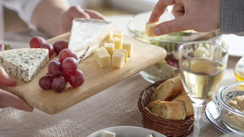 Los quesos saludables bajos en grasa y sodio son una excelente opción para quienes desean mantener una dieta equilibrada sin renunciar al sabor.