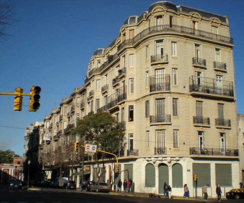 Antes de la creacíón del boulevard, los comercios estaban vacíos.