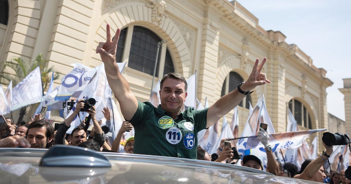 Photo: El Cronista flavio bolsonaro