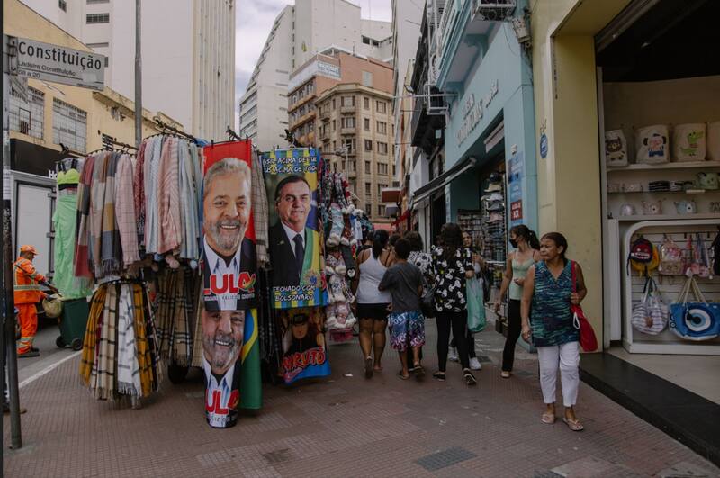 Dos meses antes de las elecciones presidenciales 2022 en Brasil, Lula da Silva reúne el 47% de las intenciones de voto y Bolsonaro, el 29%