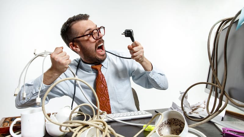 La zapatilla eléctrica moderna combina funcionalidad, diseño compacto y tecnologías avanzadas para mejorar la organización y seguridad de tus conexiones eléctricas.