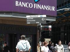 Sobre la hora, apareció una oferta por el exbanco de Cristóbal López