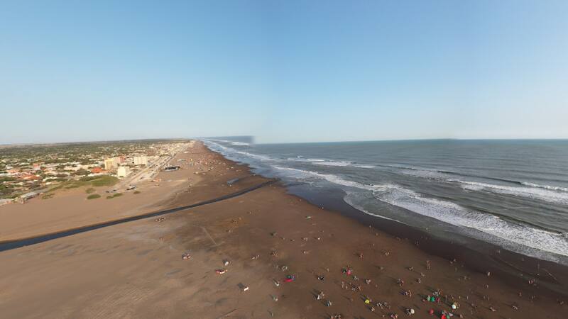 La localidad del sur de Buenos Aires que es perfecta para descansar en sus playas anchas. (Foto: Google Maps)