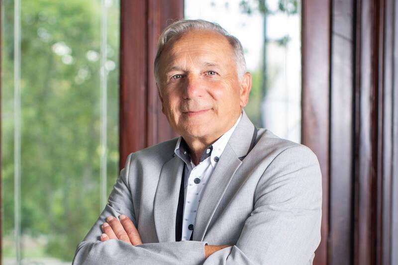 Dirige un negocio que le da cobertura de salud a más de 100 empresas del país