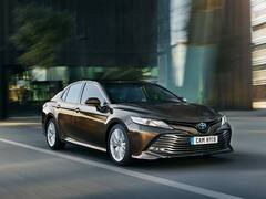 Toyota presenta su modelo más elegido por los conductores: un coche híbrido con tecnología de última generación