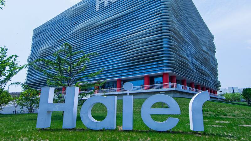 Grifols se desprende de acciones en su filial china y se dispara en la Bolsa.