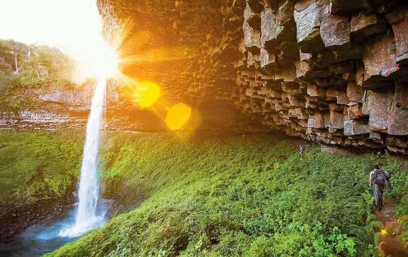 El camino para llegar a la Cascada Santa Ana demanda de un trekking de entre 3 a 5 horas