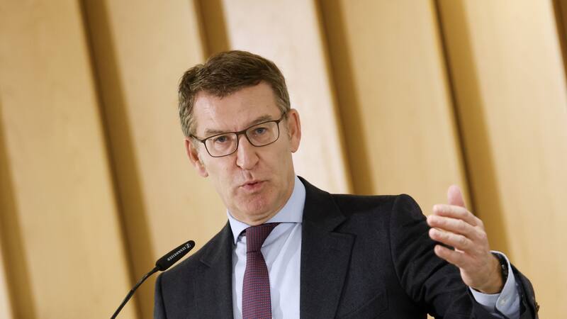 Feijóo defiende la subida de las pensiones y reafirma su liderazgo en el PP: "Solo acepto órdenes de los afiliados".