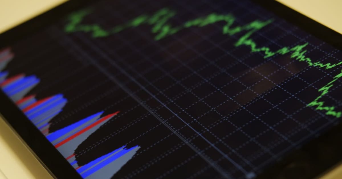 El dato de actividad, lo global y la salida de Adorni: los tres drives que marcaron la recuperación de bonos y acciones