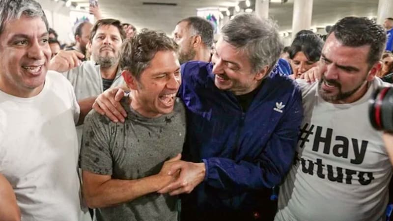 Los intendentes miran de reojo una posible escalada en la pelea entre Axel Kicillof y Máximo Kirchner.