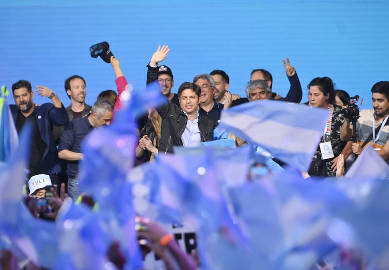 Axel Kicillof festejó su reelección en el Complejo C y pidió trabajar por el triunfo de Sergio Massa