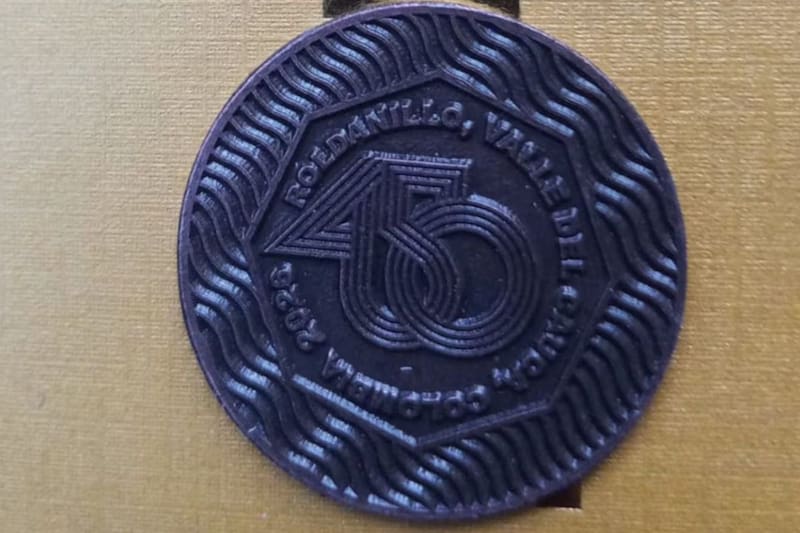 La moneda conmemorativa por los 450 años del municipio de Roldanillo. (Fuente: Alcaldía de Roldanillo).