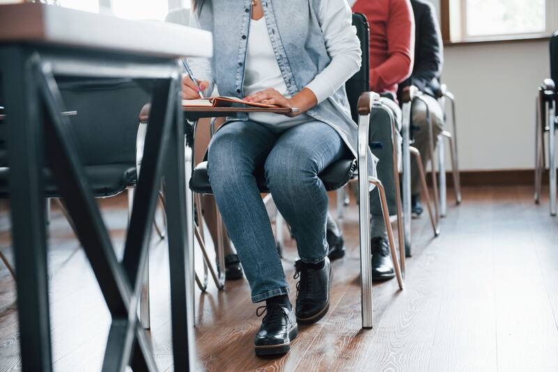 El miércoles 16 de julio de 2025 figura como el último día de clases en México. Fuente: Freepik.