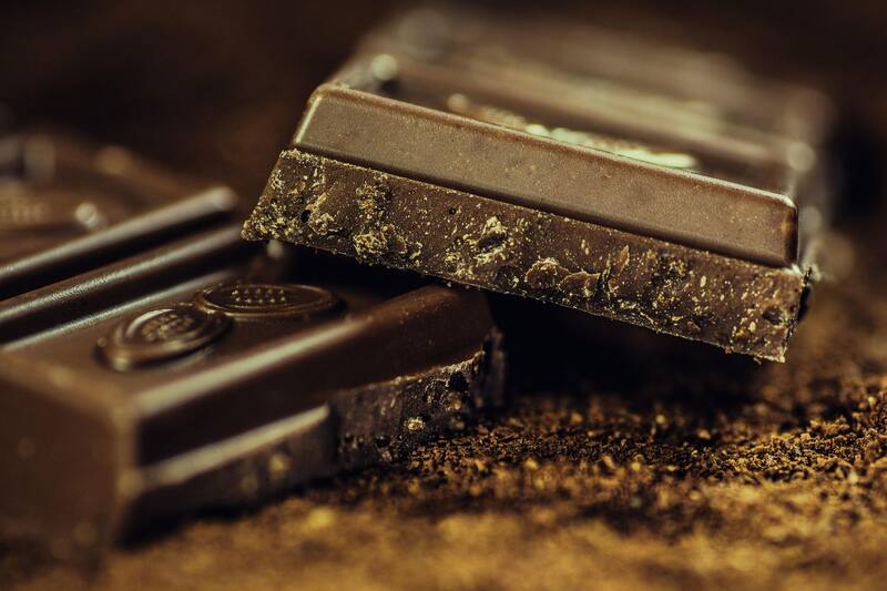 Profeco advierte que, cuanto mayor porcentaje de cacao tiene el chocolate, más puro es. Foto: Pexels.
