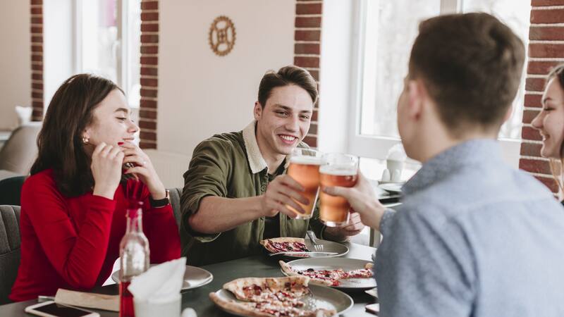 Conocé el rincón gastronómico que, ubicado en un club de barrio, se transformó en un fenómeno gracias a sus porciones.