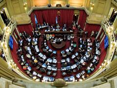 Con críticas de la oposición, el oficialismo aprobó la ley que limita la responsabilidad del Estado