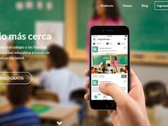 El aula del colegio en una pantalla