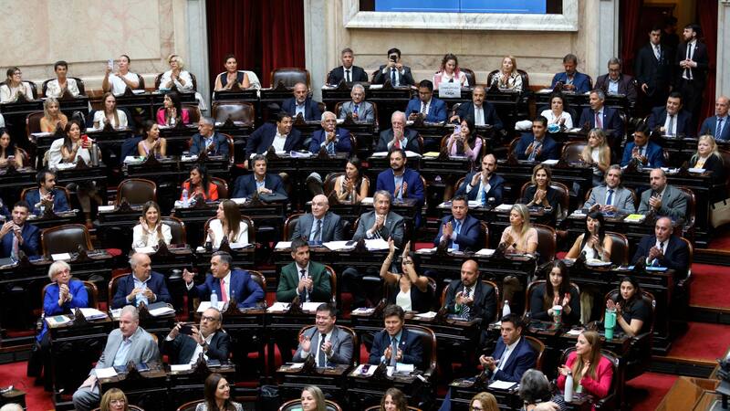 La Cámara de Diputados será el escenario clave donde se dirimirá el futuro del DNU del FMI