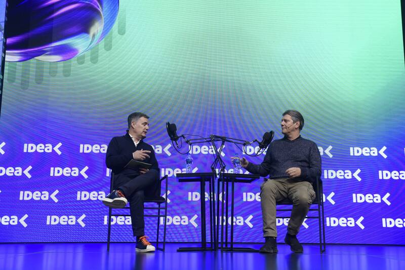 Pablo Sibilla, presidente de Renault Argentina, junto a Mario Pergolini, fundador de Vorterix