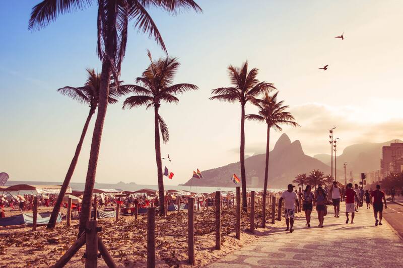 La combinación de playas famosas como Copacabana e Ipanema y su vibrante ambiente costero posiciona a Río de Janeiro como un destino destacado en el ranking global.(Fuente: Pixabay)