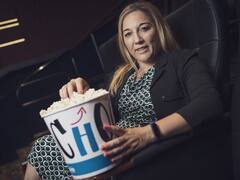 Más pochoclos y películas tanque: la esperanza de los cines para ganar la "guerra fría" contra Netflix