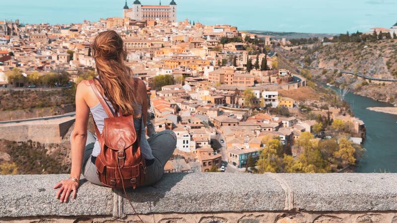 Un 66 % de los turistas internacionales de 2023 volverán a pasar sus vacaciones en España.