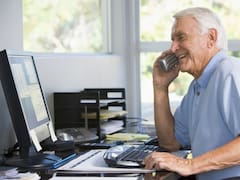 Llega al país un programa gratuito que capacita en Inteligencia Artificial para adultos mayores