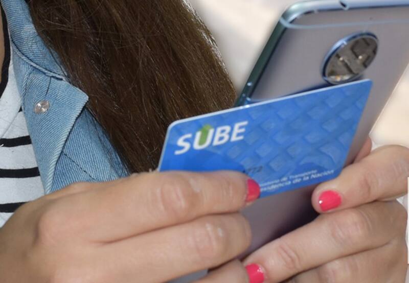 Se está trabajando para que convivan los pagos con celular, además de la SUBE.