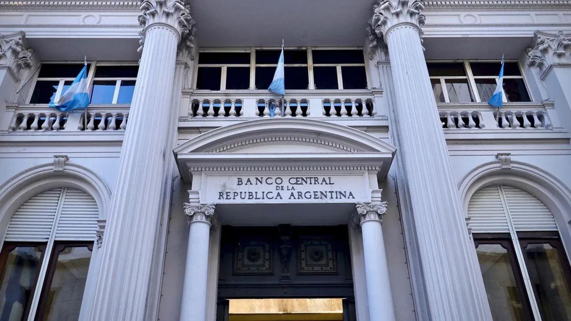 Un economista cercano a Milei redactó su propia Carta Orgánica para el BCRA: los 10 cambios que propone