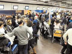 Las cenizas volcánicas se acercan a Buenos Aires y suspenden vuelos en Ezeiza