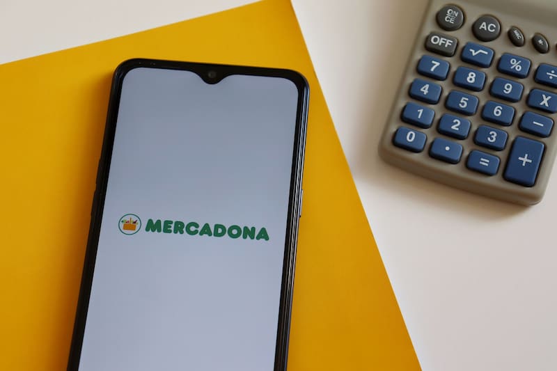 Mercadona anunció un aumento el costo de su servicio de compra online (Fuente: Shutterstock)