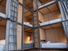 Como en Japón, pero en Buenos Aires: así es el primer hostel con camas cápsula en la ciudad