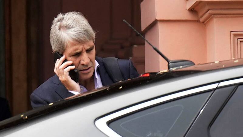 El ministro de Economía fue criticado por las demoras para frenar las subas de las prepagas