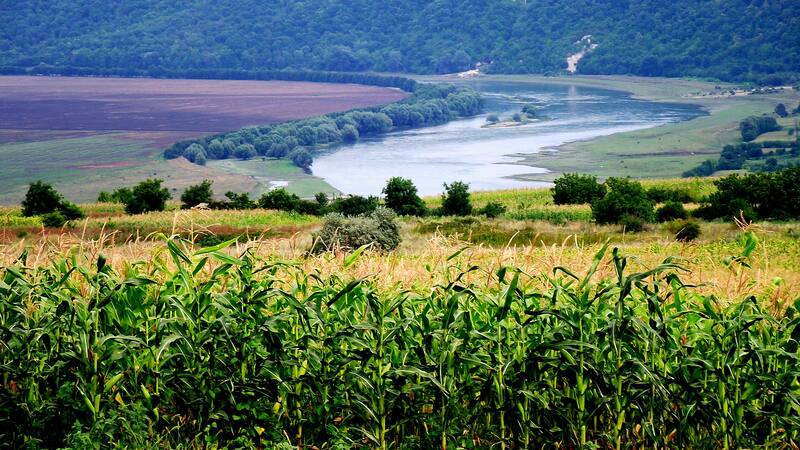 Moldavia, el país al que casi nadie va, pero sus paisajes son de ensueño y todo es barato