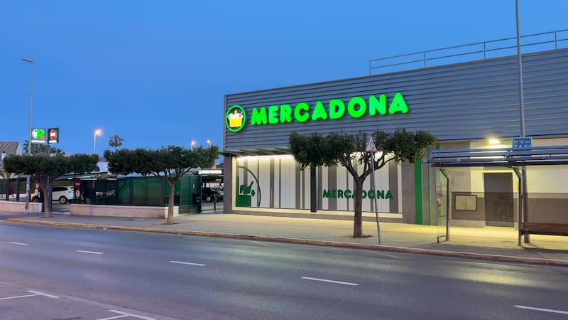 Mercadona sorprende con una decisión que ha generado debate entre clientes y expertos del sector.