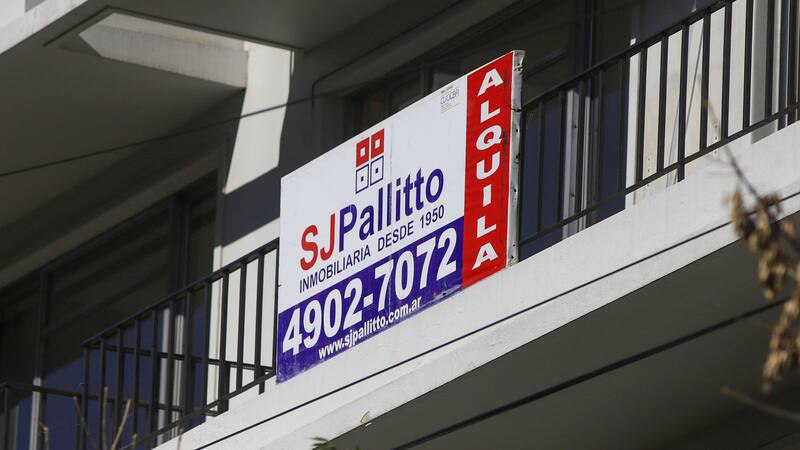 Emancipación de jóvenes: alquilar un monoambiente representó cerca del 70% del salario