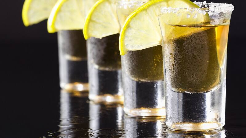 Luego de un exhaustivo análisis, Profeco desalentó el consumo de ciertas marcas de tequila.