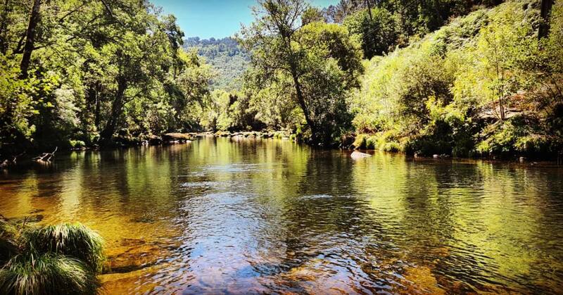 Escapadas: el lugar se encuentra a pocos metros del río Avia que recorre toda la parroquia. (Foto: Instagram @a.r.pazosdearenteiro)