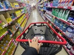 Alerta para Milei: en 2024 hubo una fuerte caída de las ventas en supermercados y mayoristas