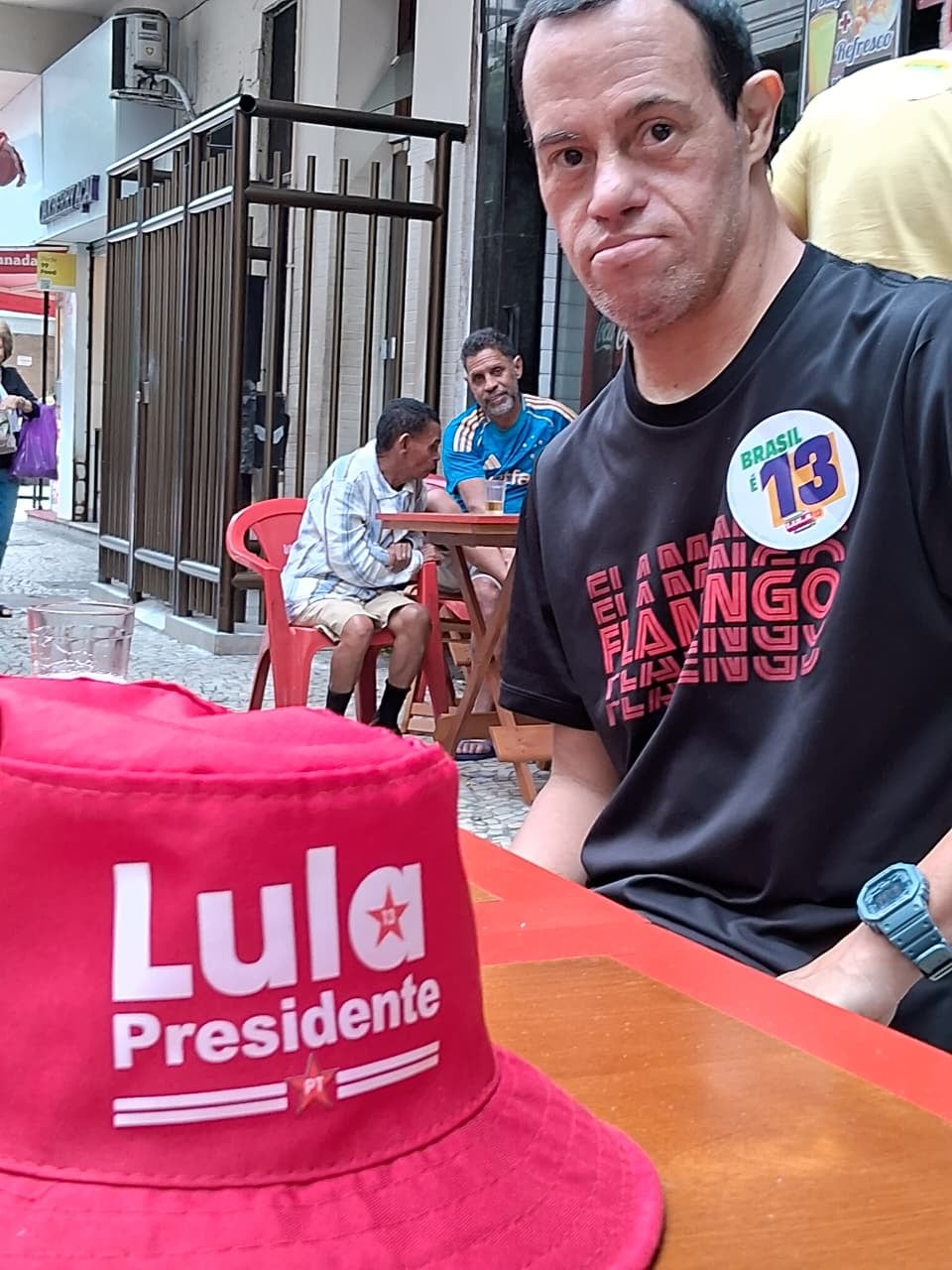 Un seguidor del Partido de los Trabajadores de Lula da Silva, en Copacabana