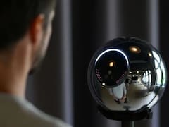 Te escanean el ojo por criptomonedas y ahora los prohibieron en España: por qué y cómo respondieron