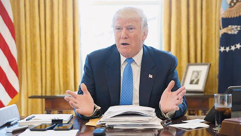 En el Salón Oval durante la entrevista con la agencia Reuters