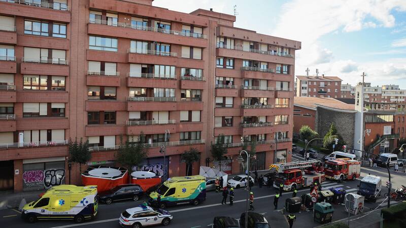 Se arroja al vacío el hombre que agredió a sus padres y estaba atrincherado en Bilbao